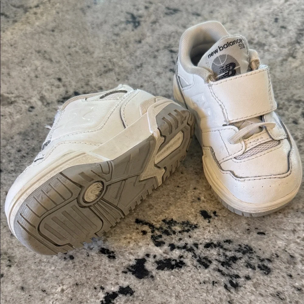 New Balance Toddler Kids White Velcro Sneakers 550 - Picture 2 of 2